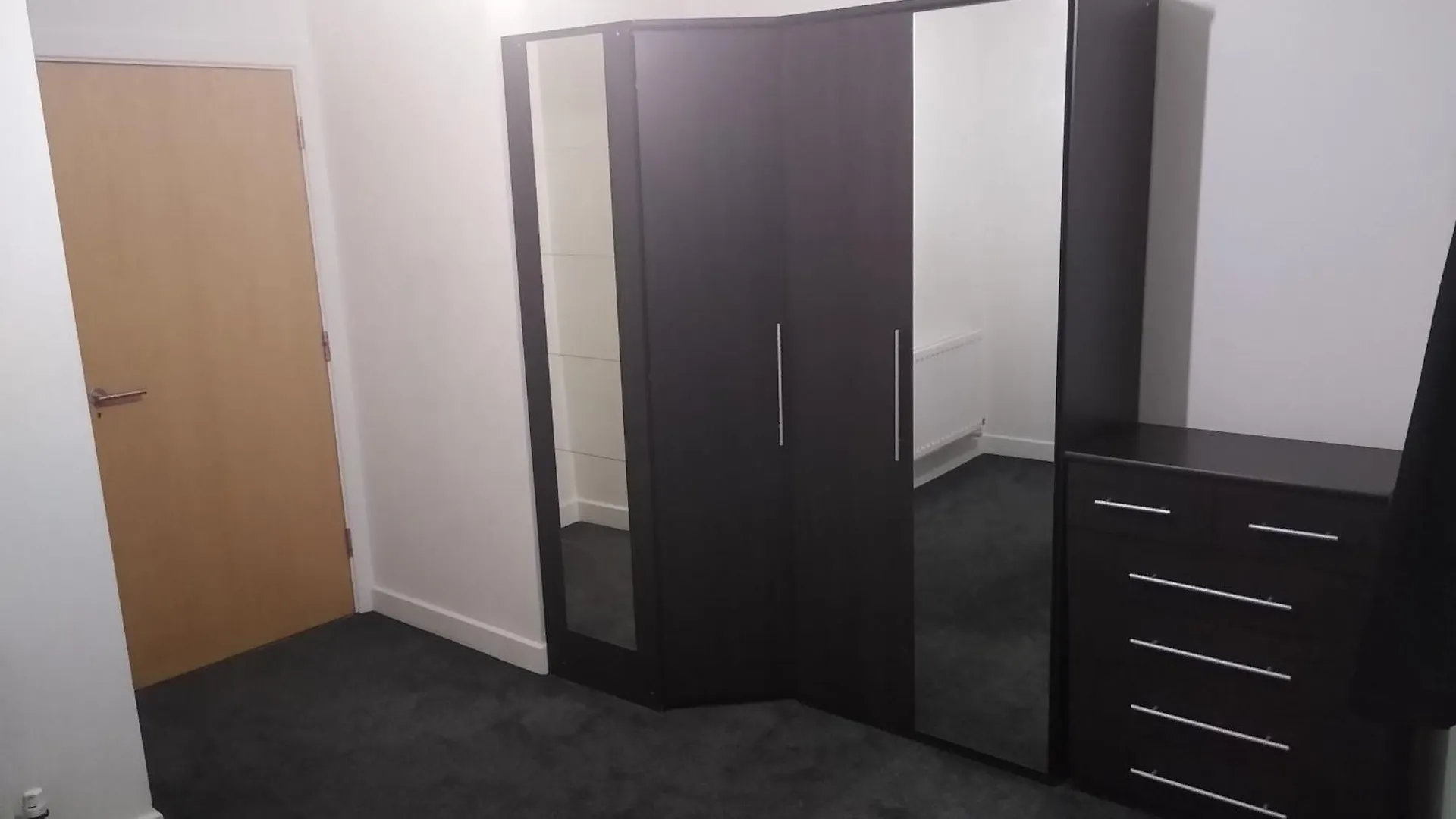 Room In Luxurious Penthouse Apartment London Homestay