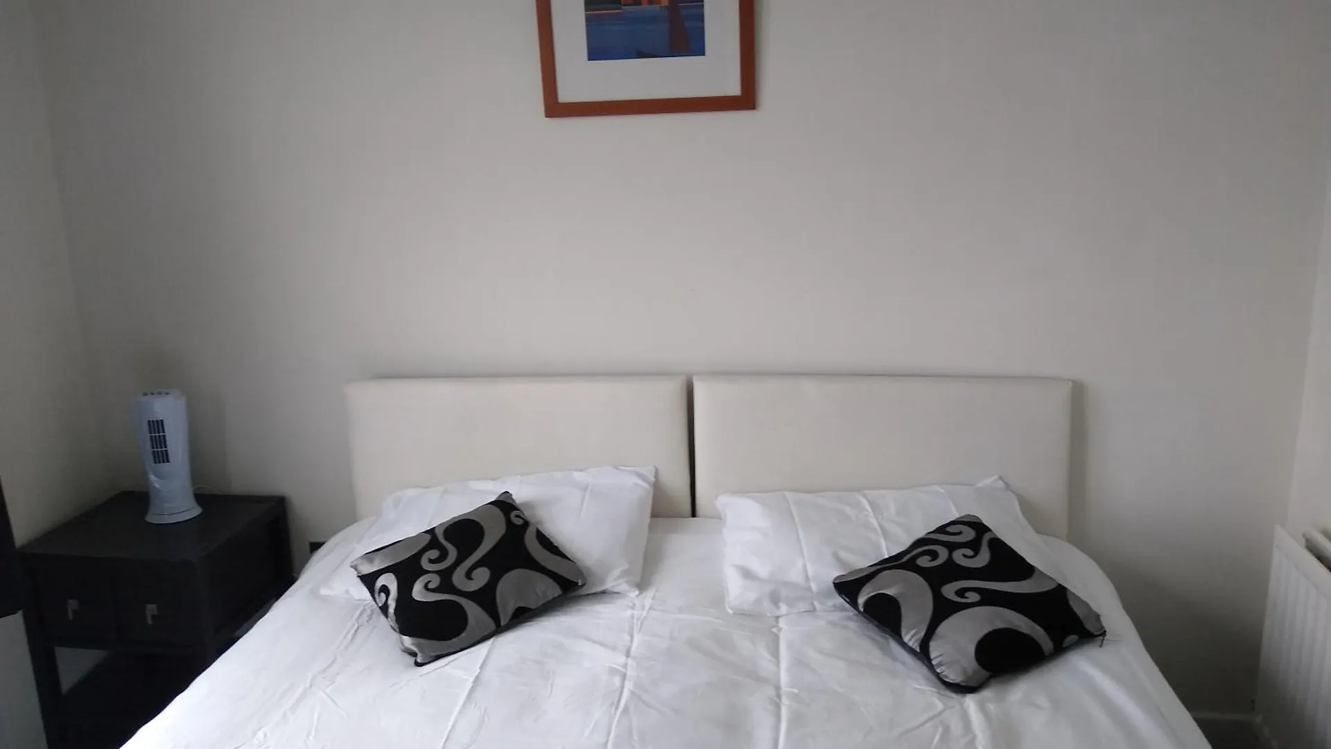 Homestay Room In Luxurious Penthouse Apartment London