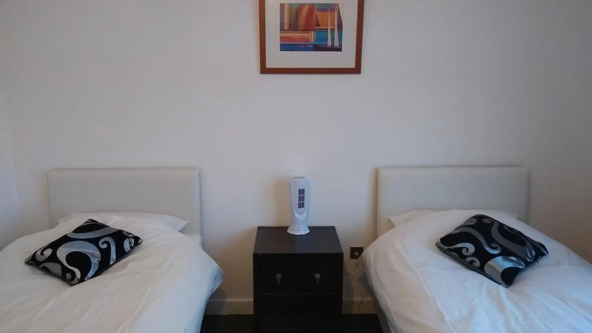 Room In Luxurious Penthouse Apartment London Homestay