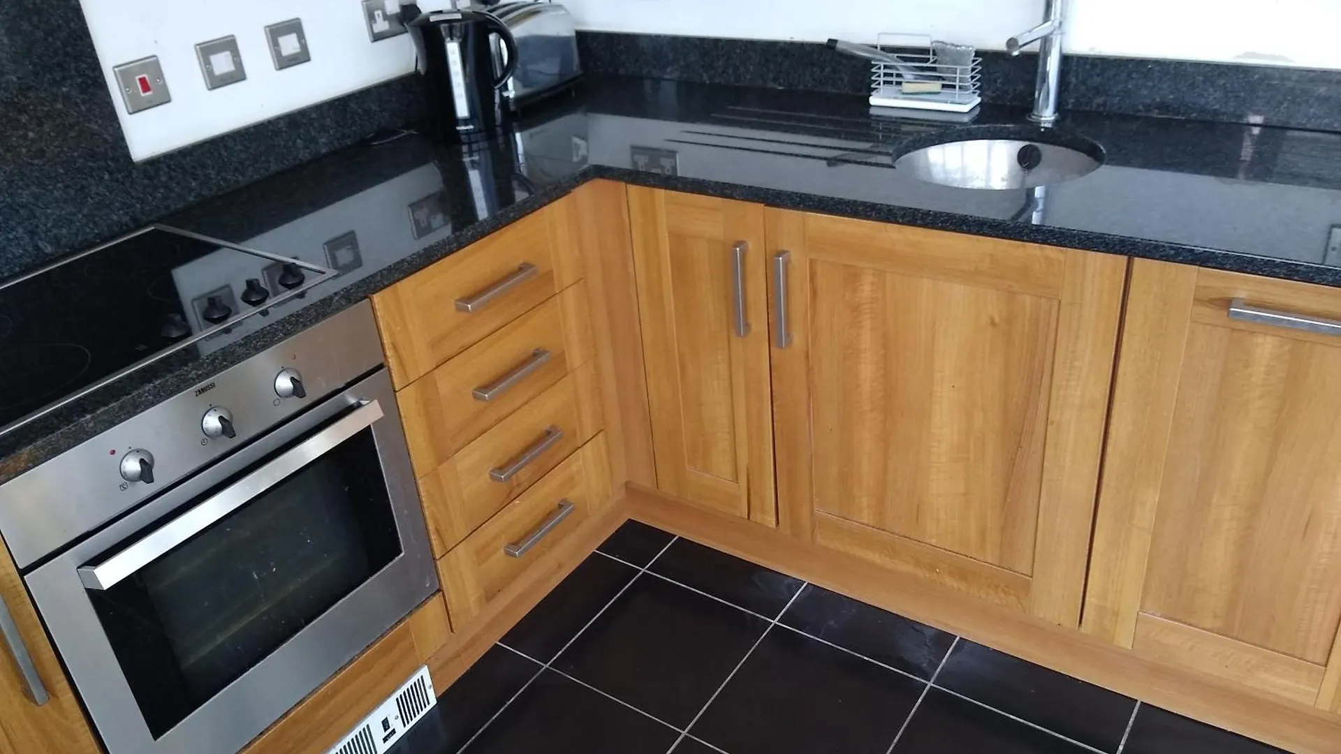 Homestay Room In Luxurious Penthouse Apartment London